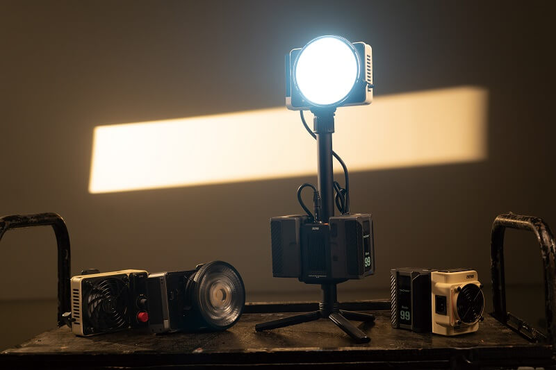 lampa led zhiyun molus x200 rgb cob light combo 200w 7780 lux